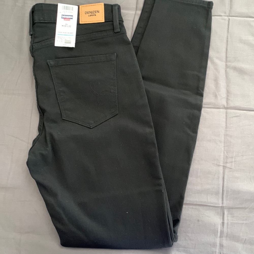 NWT Denizen from Levi’s High Rise Skinny jeans